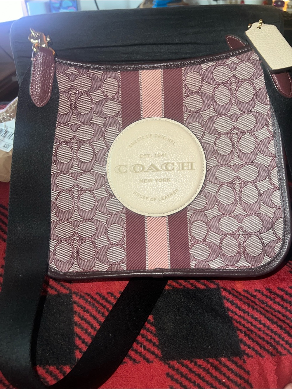 Coach crossbody in Good condition fashionable for a night on the town